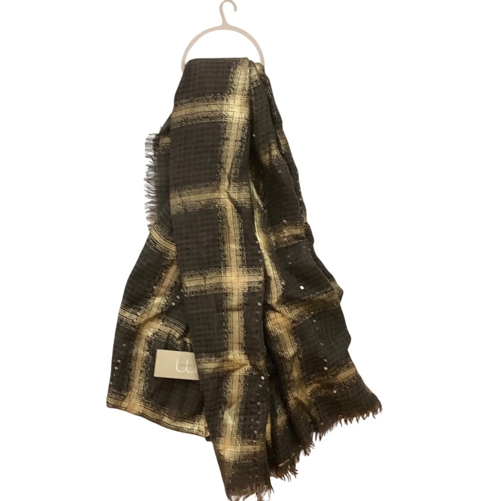 Plaid Scarf with Metallic Gold Thread and Fringed Edges -‎ Fashion Accessory